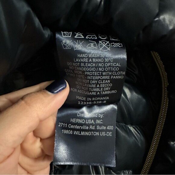 Herno Down Quilted Jacket in Navy Blue - Picture 11 of 14